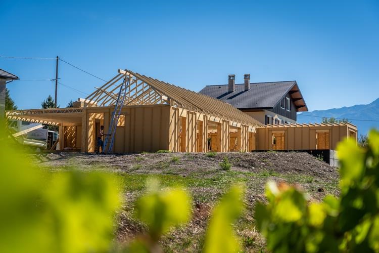 Visite d'une maison bois à Saint-Pierre-d’Albigny